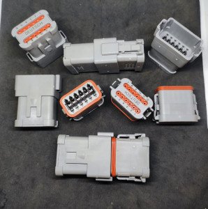 DT04-12PA-E003
