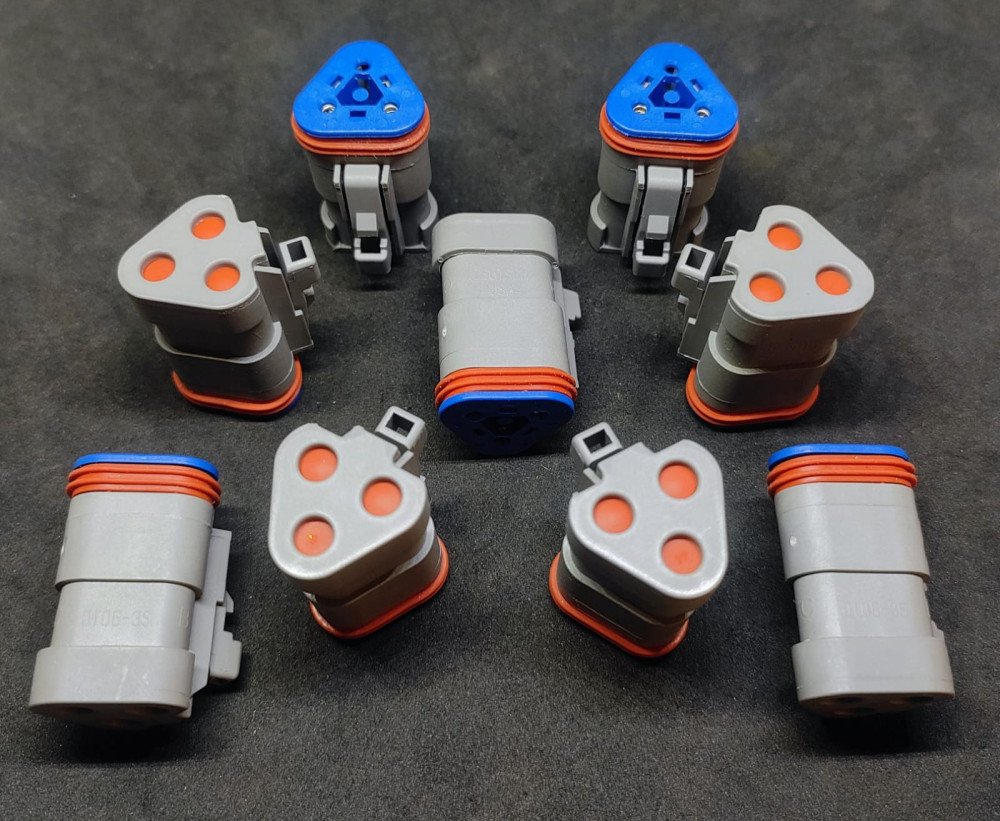 DT06-3S-P006  DEUTSCH DT Plug Connectors 3 Position Housing