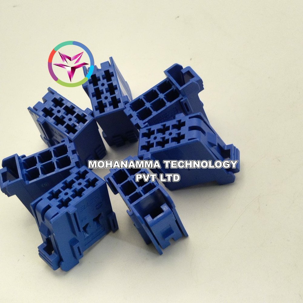 TE Connectivity / AMP 1-965640-1